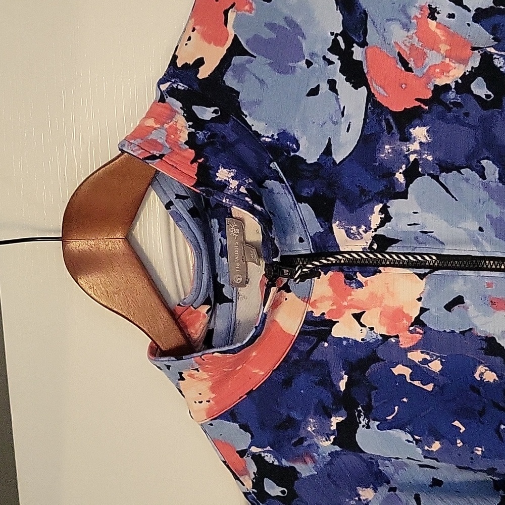 T by Talbots long sleeved top - EUC - size XL - peach, blue, black, & light blue - Picture 4 of 10